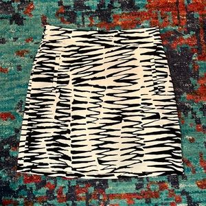 Trina Turk Black & White Skirt Size 2